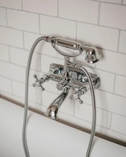 Badkarsblandare med handdusch - Kensington krom