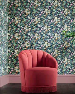 William Morris & Co. Tapet - Golden Lily Indigo